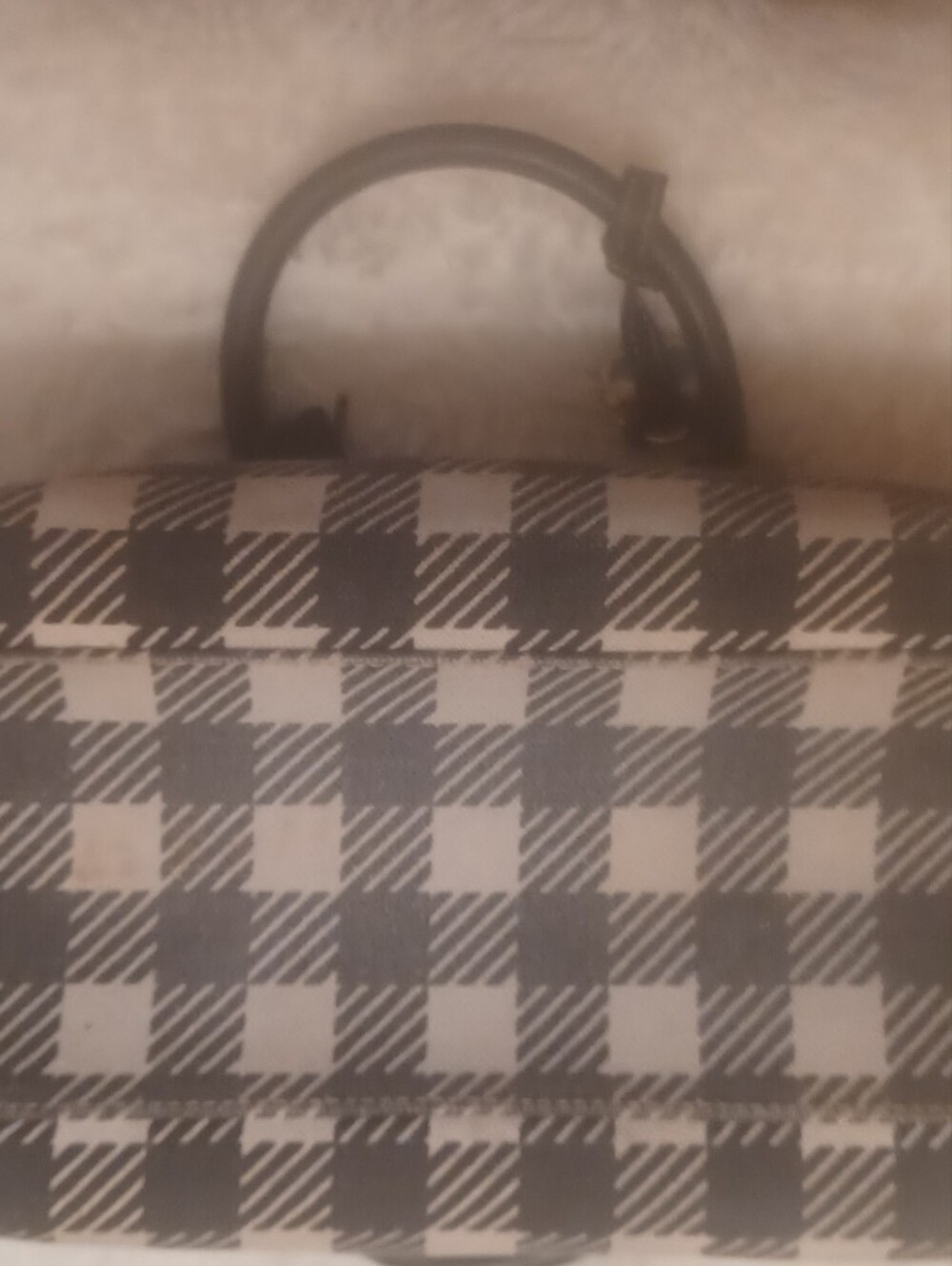 Dooney & Bourke VINTAGE Bag WITH CHARM, 11x7 slight stain and fading on bottom. - Picture 9 of 11
